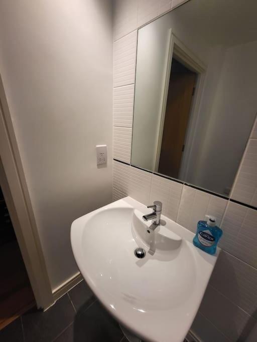 Awesome 1 Bedroom Apartment Manchester Exterior photo